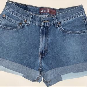Medium wash Levi’s shorts